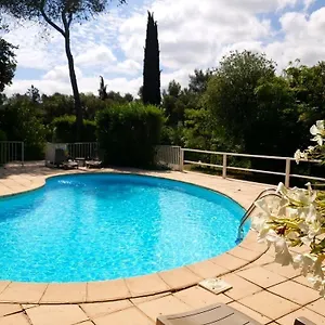 le-relais-des-lavandins.fr-provencehotel.com/