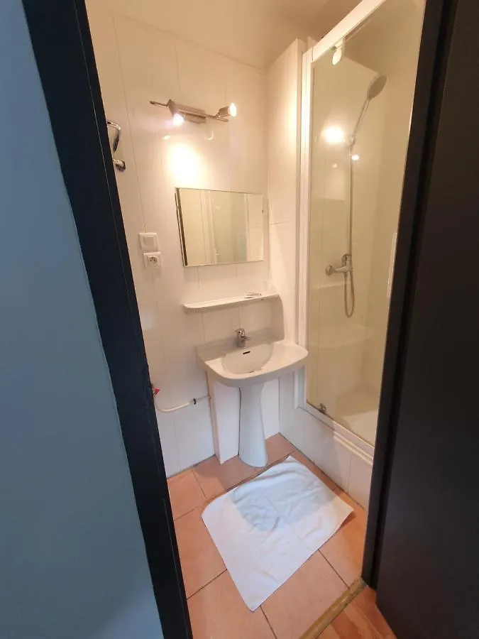 Chambre Privee Du Majestic Saint-Affrique Guest house