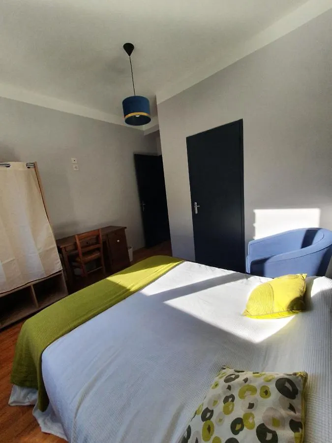 Chambre Privee Du Majestic Saint-Affrique 0*,  France